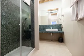Azur Palace Luxury Rooms - Bathroom