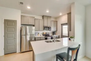 2 Mi to Dtwn Dining! Pet-friendly Temple Townhome - Innvendig