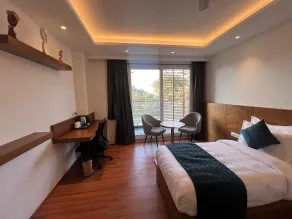 Nikko Premier - Near Medanta Hospital - Quarto