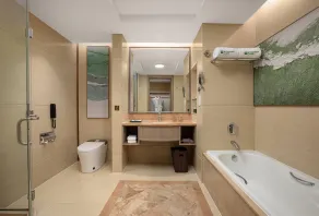 Wyndham Garden Guangzhou Panyu - Bathroom