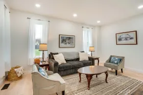 Family-friendly Hatfield Home: 3 Mi to Downtown! - Interior