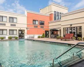 Quality Inn & Suites Mattoon South - Piscine