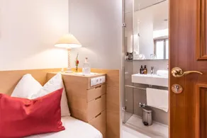 Double room, shower or bath, toilet - Habitación