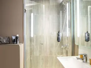 ibis Paris Ornano Montmartre Nord 18ème - Salle de bain