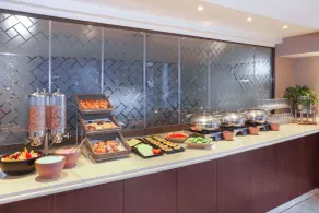 StayEasy Century City - Restaurant