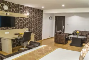 The Ole-Ken Hotel - Room