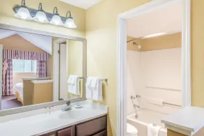 Hawthorn Extended Stay by Wyndham Dayton - Salle de bain