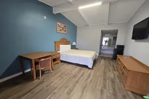Luxury Inn & Suites and RV Park - Chambre
