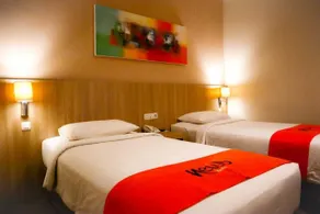 News Hotel Waru Sidoarjo - Room