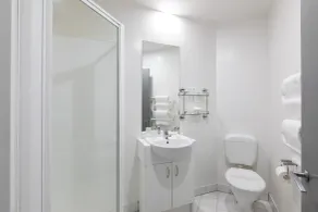 Quest On The Terrace Serviced Apartments - Badezimmer