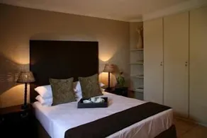 Edelweiss Corporate Guest House - Zimmer
