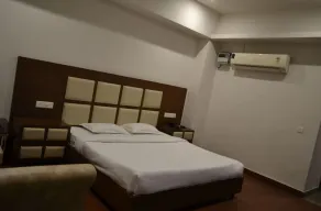 Royal Palm Resort - Room