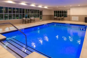Hilton Garden Inn Kansas City Airport - Piscine