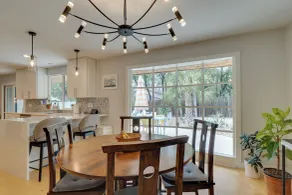 5BR Group Retreat w/ Pool in Austin, 4 Mi to Dtwn - Interior