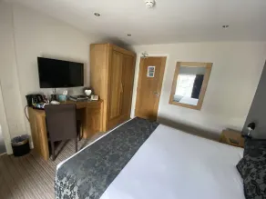 The Three Horseshoes Hotel - Room