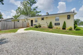 Greenwood Apt: 2 Mi to Self Regional Med Center! - Interiör