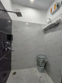 Golden Oak- 5 min walk from golden temple - Badrum