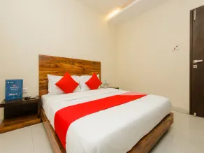 OYO 11747 Hotel Sai Comforts - Quarto