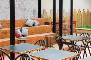 Hotel Izzy - Hall