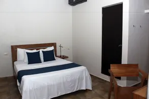 15 AVENIDA - Room