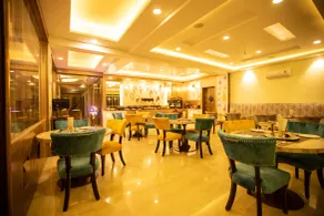 Milestone 251 - Restaurant
