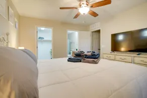 Charming Surprise Home w/ Patio & Central Location - Innenbereich