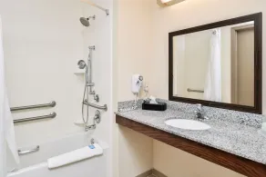Holiday Inn Express Hotel & Suites York by IHG - Salle de bain