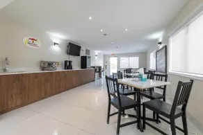 Super 8 by Wyndham Golden - Restaurant
