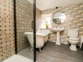 Old Bridge Post Office - Bathroom