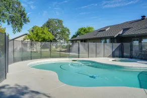 8 Mi to Downtown Modesto! Poolside Escape - Innvendig