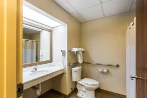 Comfort Inn & Suites Thomson - Badrum
