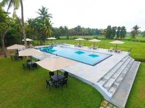 Thidas Arana - Piscina