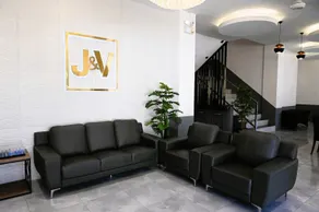 J&V Hotel and Resort - Coin salon dans le hall