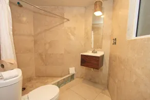 La Vista - Bathroom