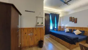 The Hostel Stories, Bir - Landing Site - Rum