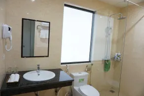 K Business 3 Hotel (Formerly Mai Hotel) - Bathroom