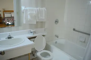 Cavendish Memotree Resort - Bathroom