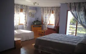 LAS GLORIAS - Camera