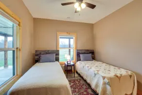 Rural Drexel Cabin on 30 Acres: Unplug + Unwind! - Interiør