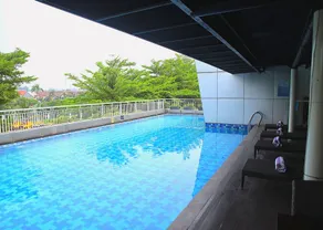 Days Hotel & Suites by Wyndham Jakarta Airport - Pool