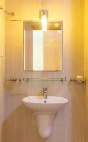 Simmi 4 Hotel & Apartment Near SECC - Bathroom