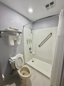 Baymont by Wyndham Grenada - Salle de bain
