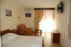 ROOMS & APARTMENTS DOBROTSKI DVORI - Room