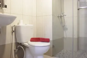 Best Location 2BR Tamansari La Grande Apartment By Travelio - Badezimmer