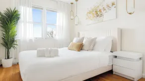 Luxury 3BR NY Home with Free Parking - Chambre