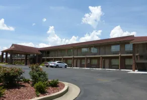 Red Roof Inn & Suites Cleveland, TN - Image 1