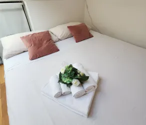 Gaia Suites - A due passi dal centro - Parcheggio privato - Room