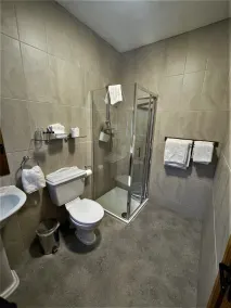 The Courtyard Guesthouse B&B - Baño