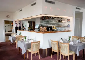Gram Slotskro - Restaurant