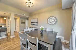 Grand Haven Condo - Walk to Nearby Hot Spots! - Interior